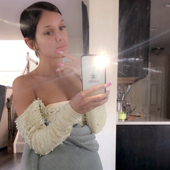 Meet your Posher, Andrea - Picture 1 of 8